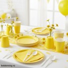 GUL PYNT OG BORDDEKKING (illustrasjonsbilde) thumbnail