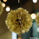STOR GULLFARGEDE POM POM - 40 cm (illustrasjonsbilde) thumbnail
