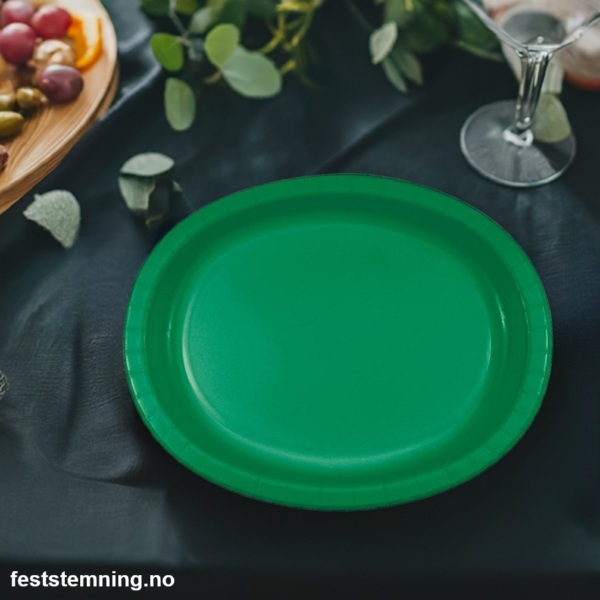 GRØNNE SERVERINGSFAT / MIDDAGSTALLERKENER (illustrasjonsbilde)