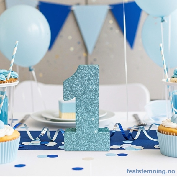BLÅ BORDDEKORASJON TIL 1-ÅRSDAG (illustrasjonsbilde)